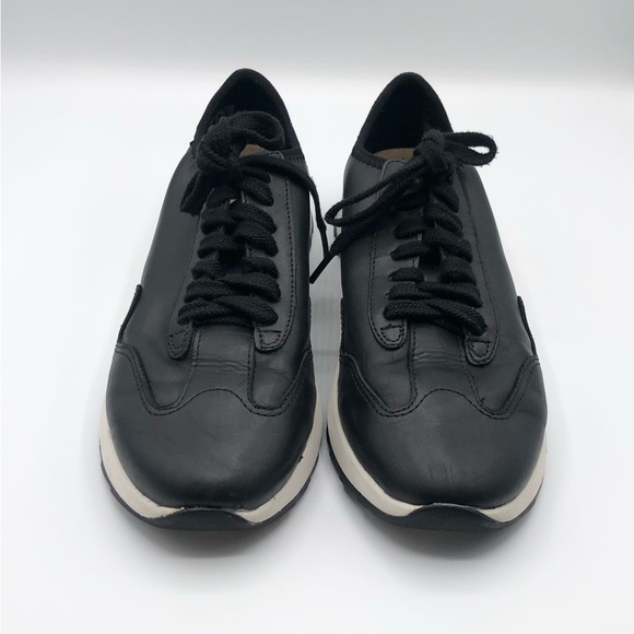 Clarks Black Leather Comfort Sneaker - Women’s Size 8.5 - Picture 2 of 7
